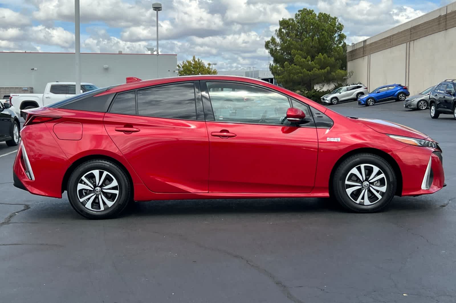 Thumbnail: 2020 Toyota Prius Prime - 6