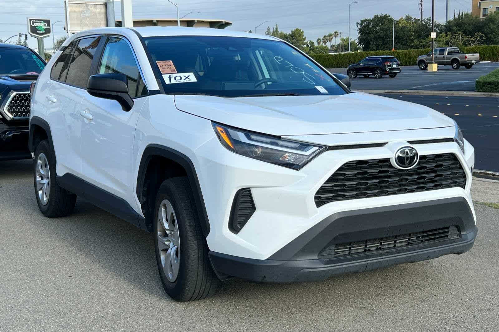 2023 Toyota RAV4 LE 4