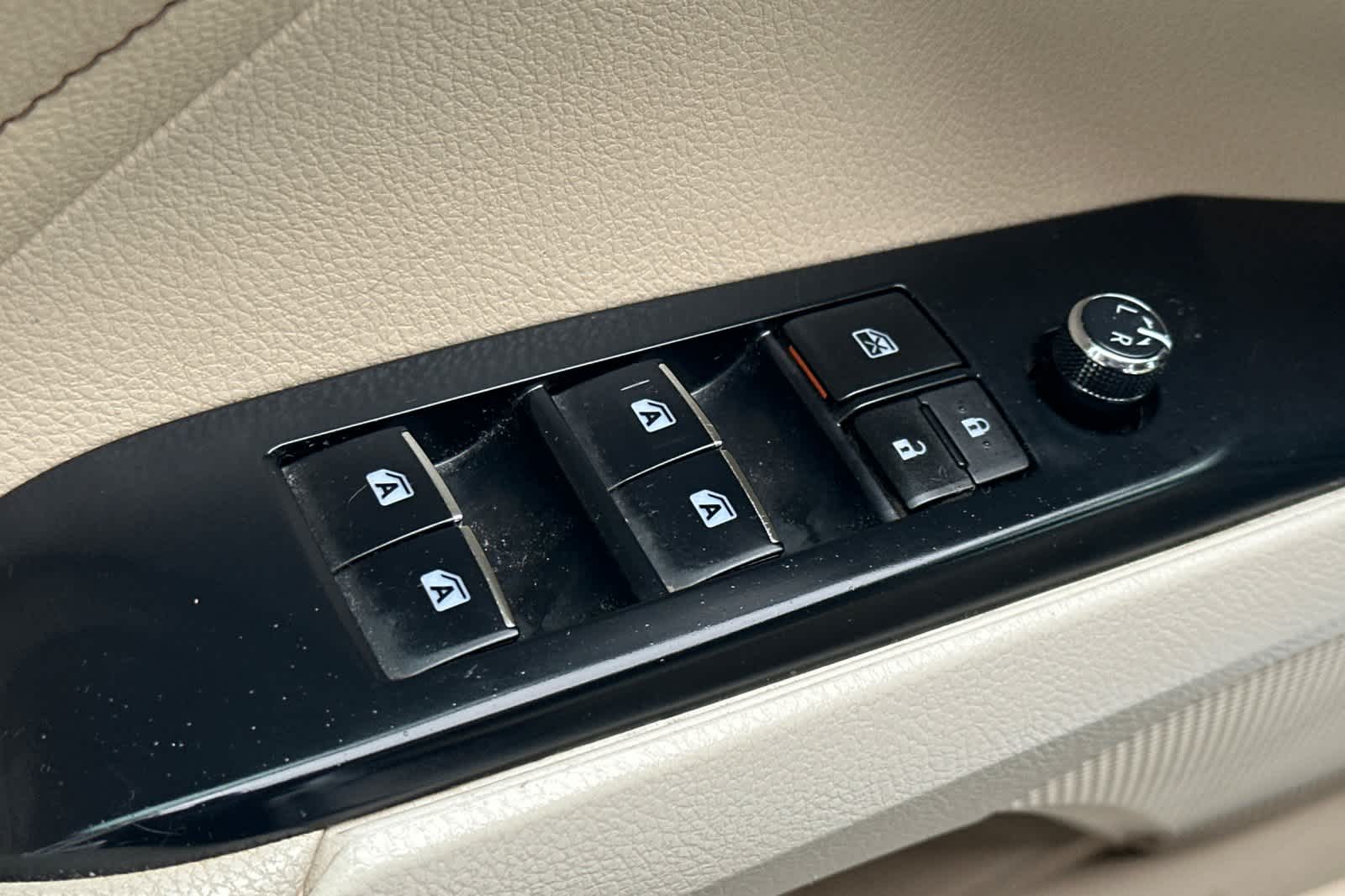 Thumbnail: 2018 Toyota Camry - 13