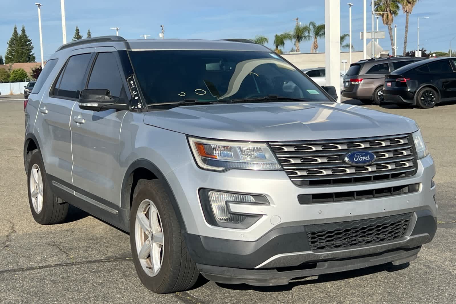 Thumbnail: 2016 Ford Explorer - 3