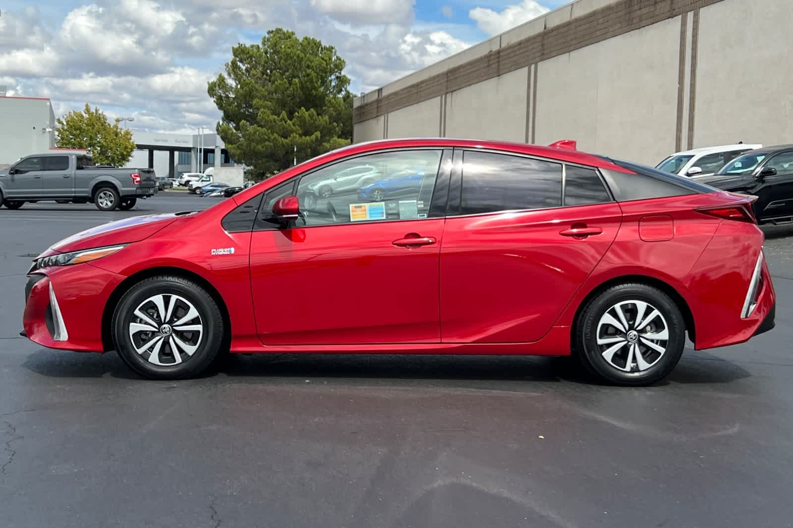 Thumbnail: 2020 Toyota Prius Prime - 9
