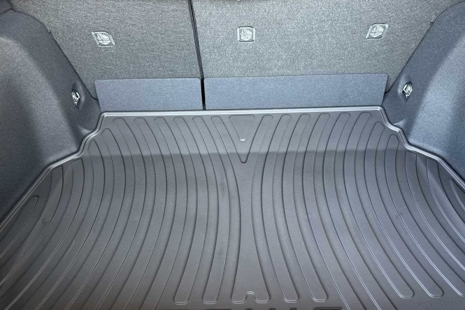 2025 Toyota Prius LE 15