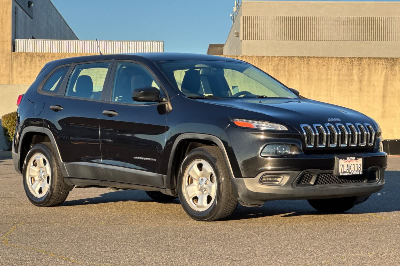 Thumbnail: 2015 Jeep Cherokee - 5