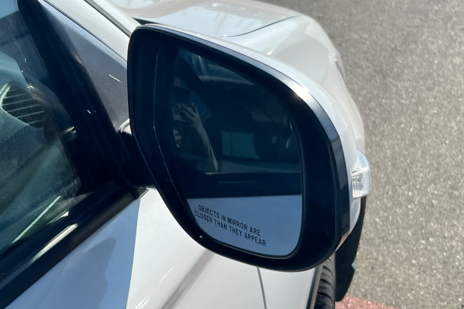 Thumbnail: 2016 Mitsubishi Outlander - 13