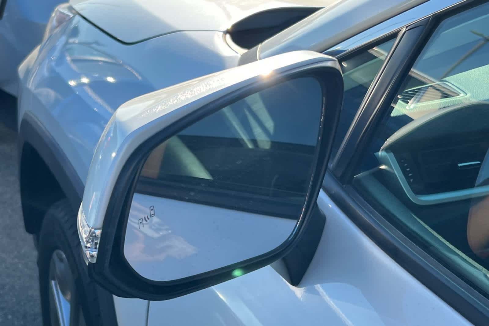 Thumbnail: 2022 Toyota RAV4 - 8