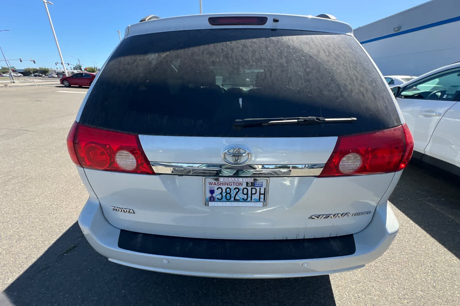 Thumbnail: 2010 Toyota Sienna - 5
