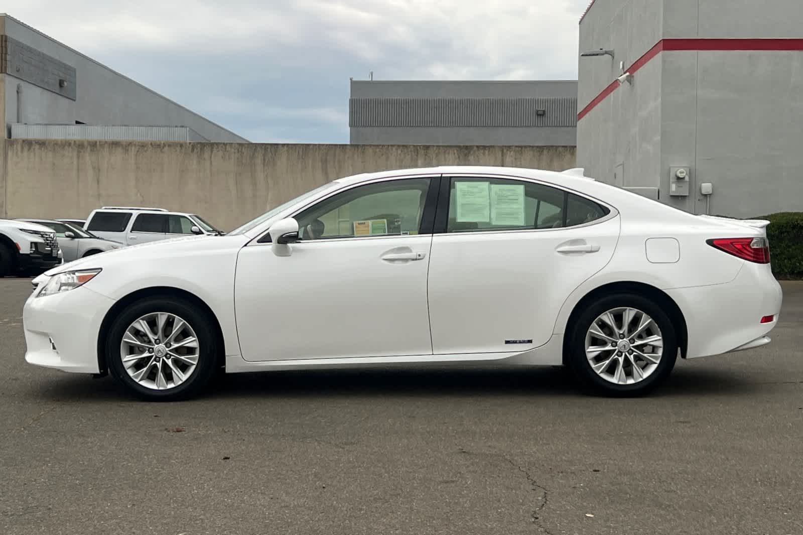 Thumbnail: 2015 Lexus ES - 9