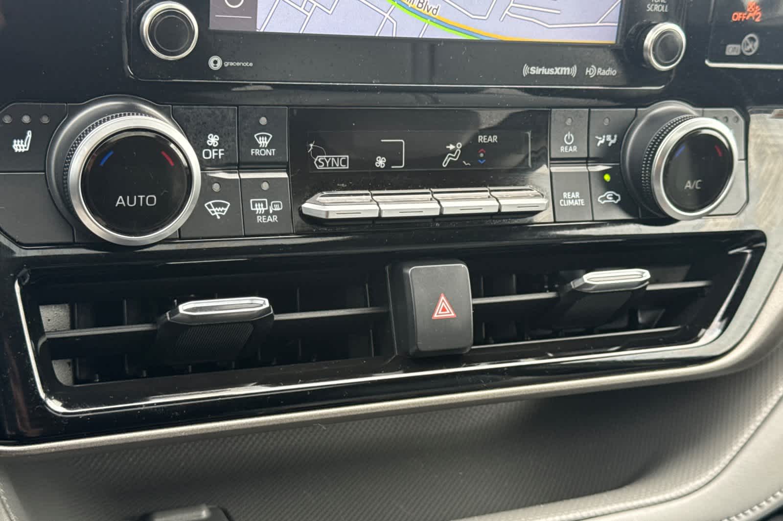 Thumbnail: 2022 Toyota Highlander - 24