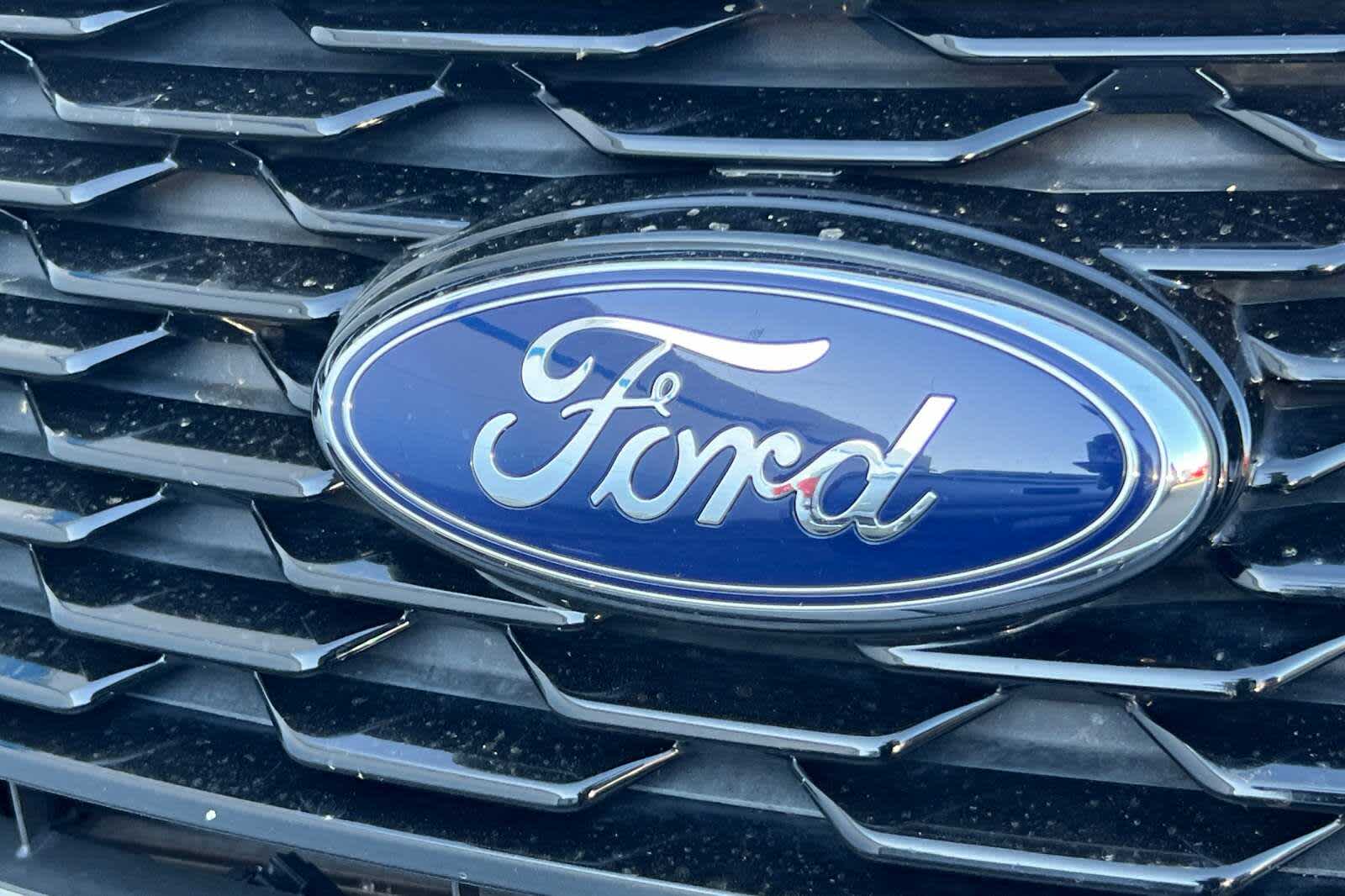 Thumbnail: 2018 Ford Explorer - 9