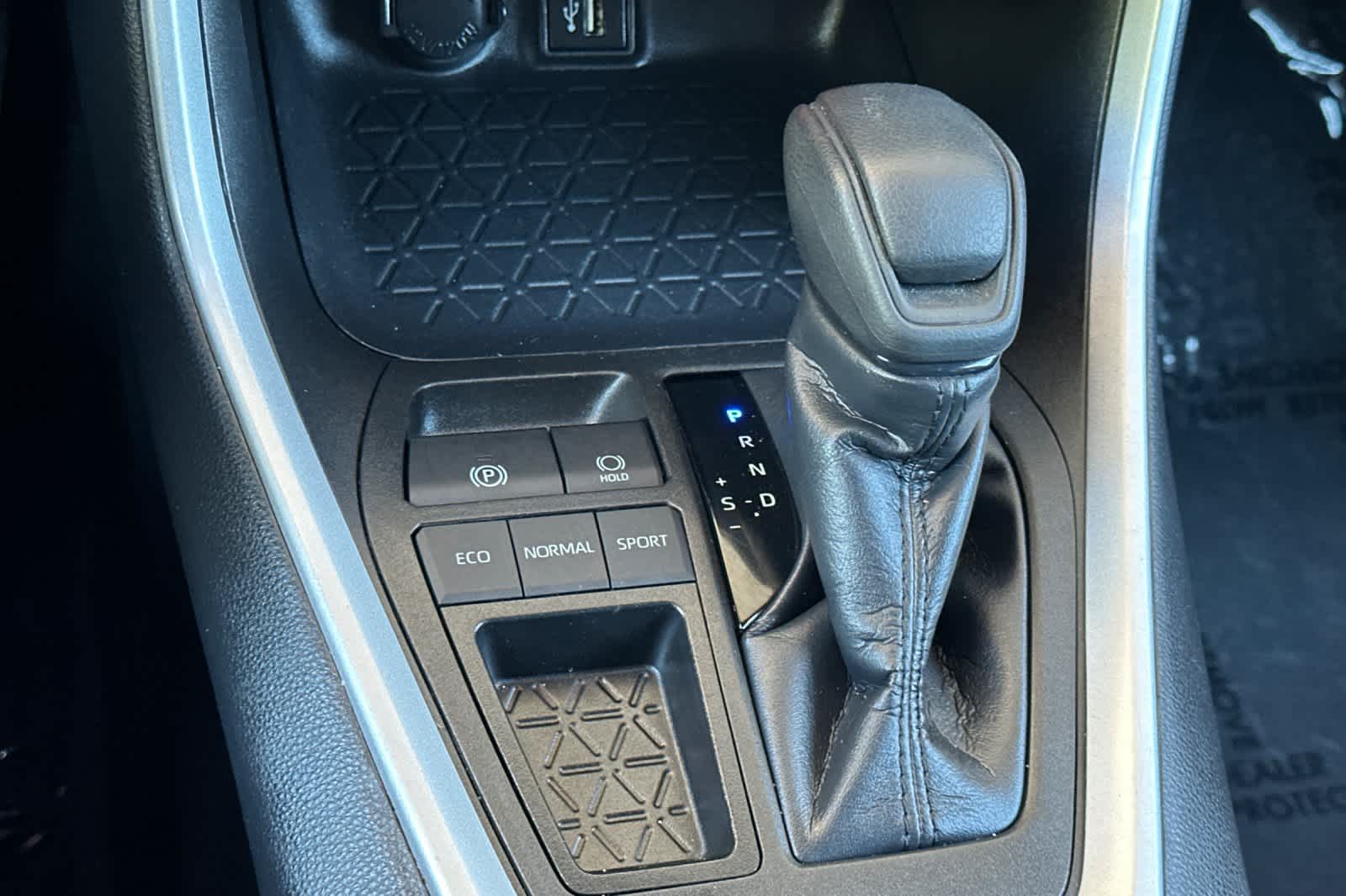 Thumbnail: 2023 Toyota RAV4 - 23