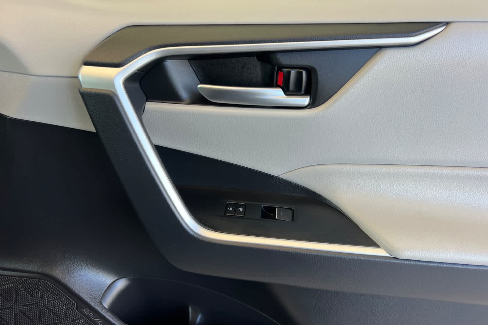 Thumbnail: 2025 Toyota RAV4 - 19