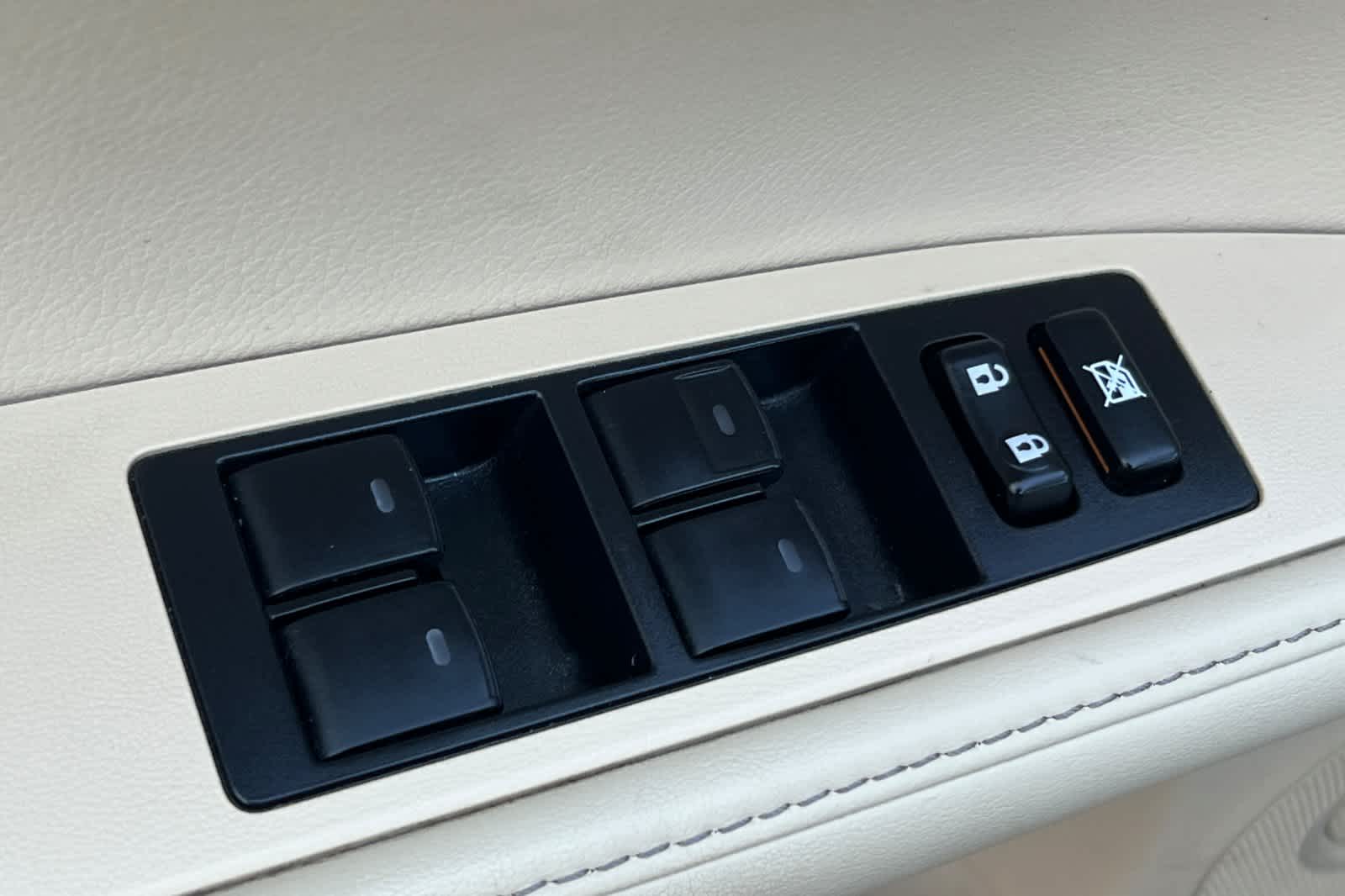 Thumbnail: 2014 Lexus ES - 13