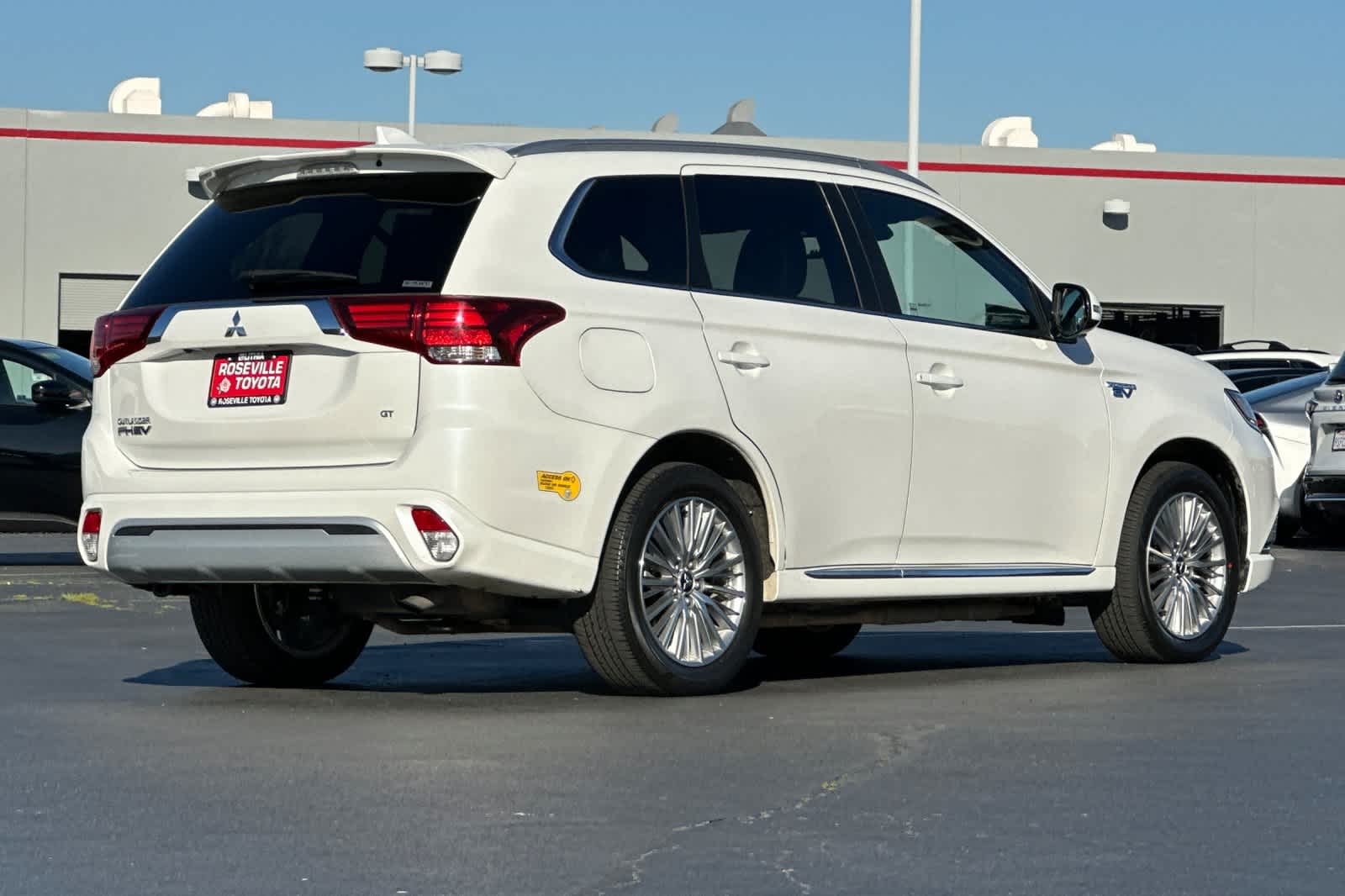Thumbnail: 2022 Mitsubishi Outlander - 2
