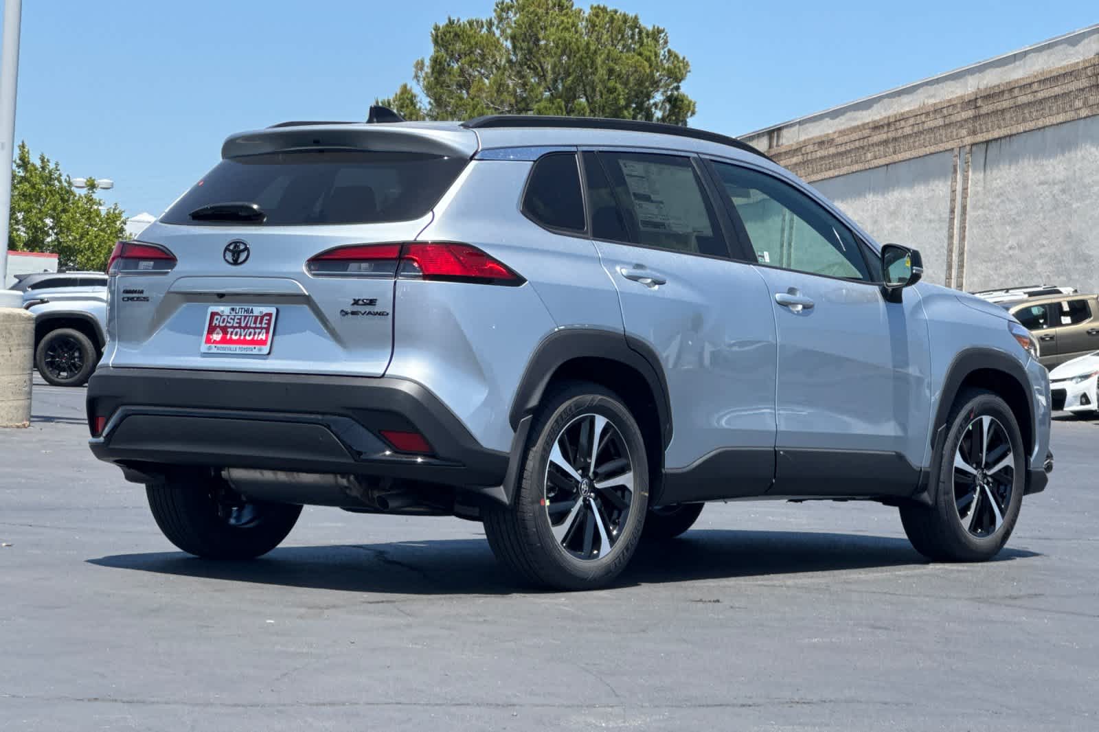 2025 Toyota Corolla Cross XSE 2