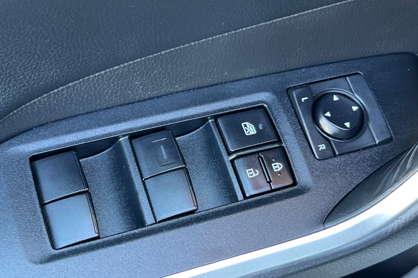 Thumbnail: 2020 Toyota RAV4 - 13