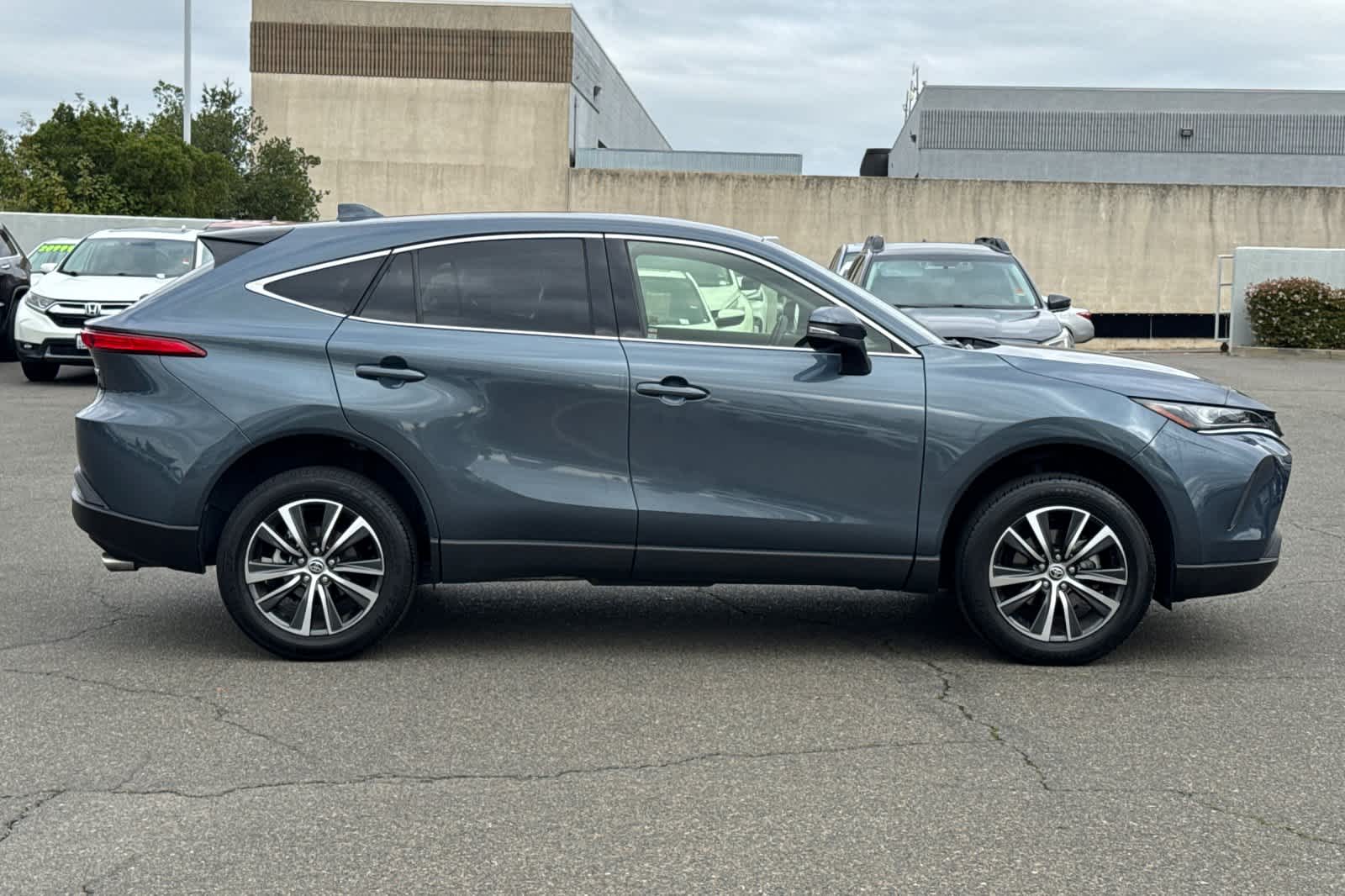 Thumbnail: 2022 Toyota Venza - 6