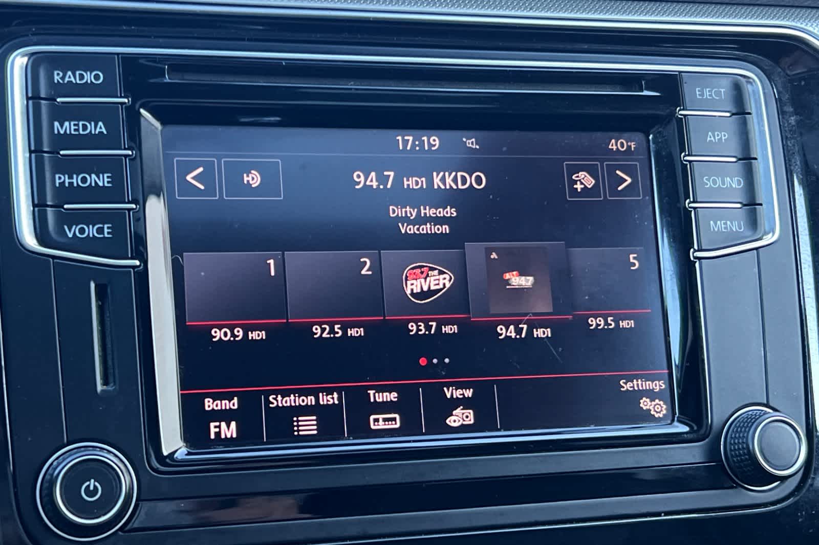 Thumbnail: 2018 Volkswagen Passat - 19