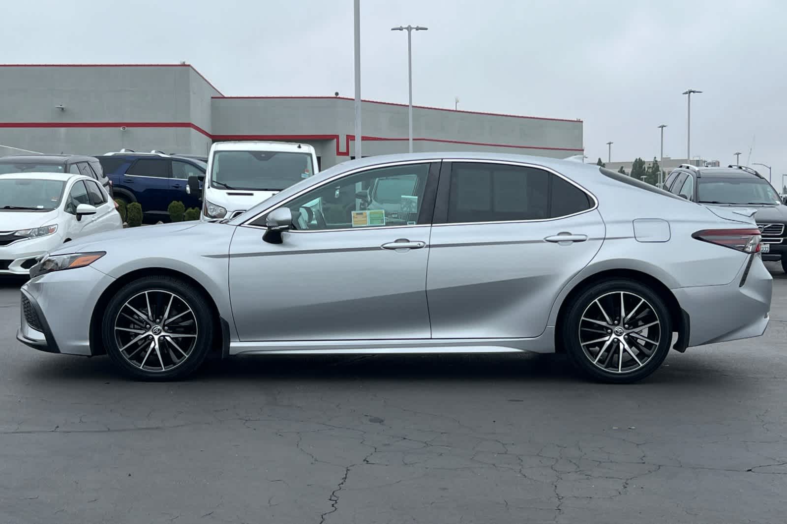 Thumbnail: 2022 Toyota Camry - 9