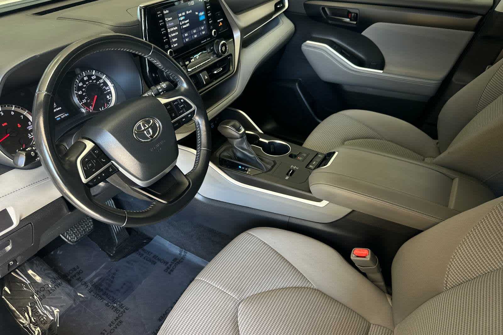 Thumbnail: 2022 Toyota Highlander - 11