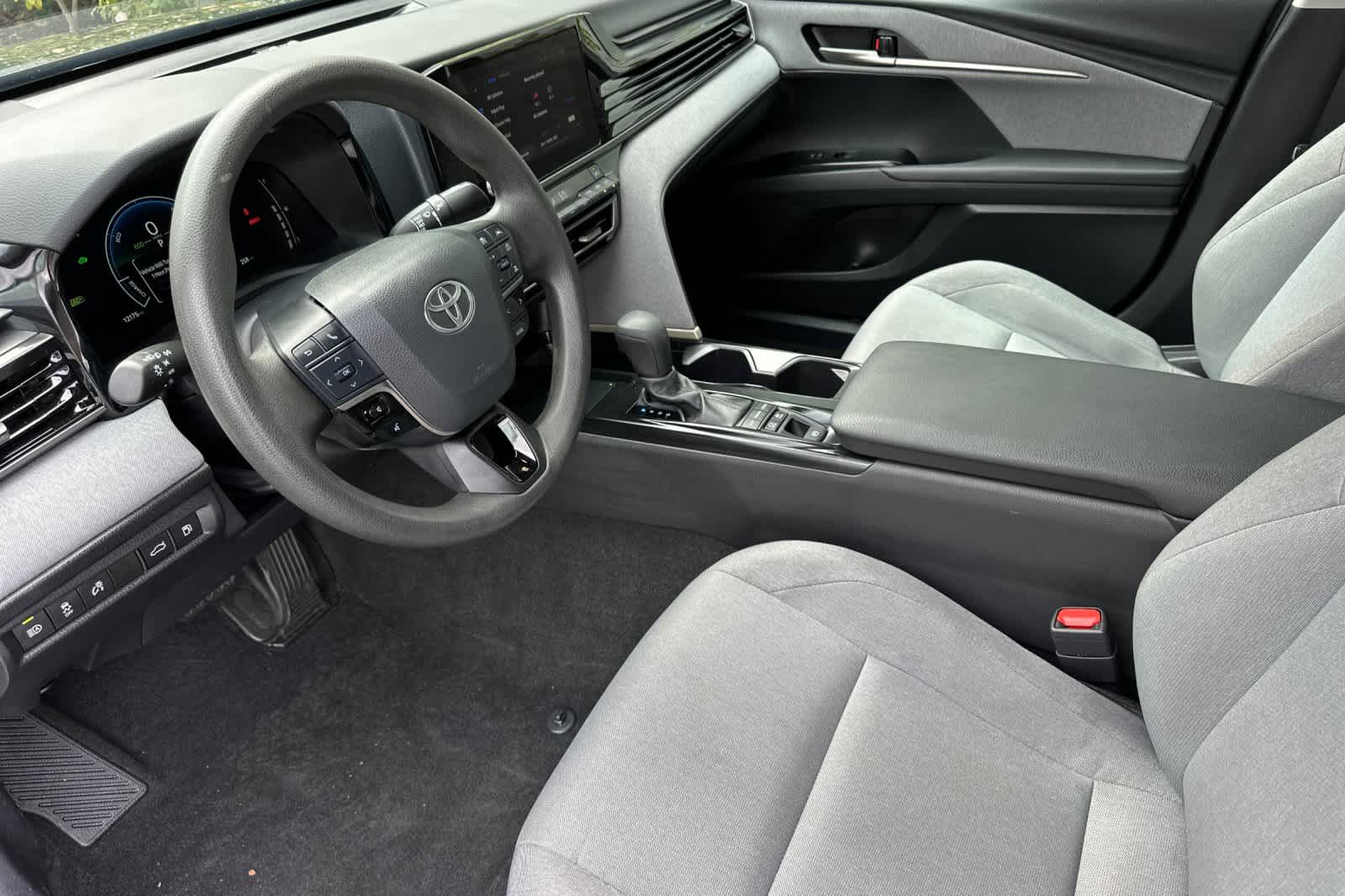 Thumbnail: 2025 Toyota Camry - 11