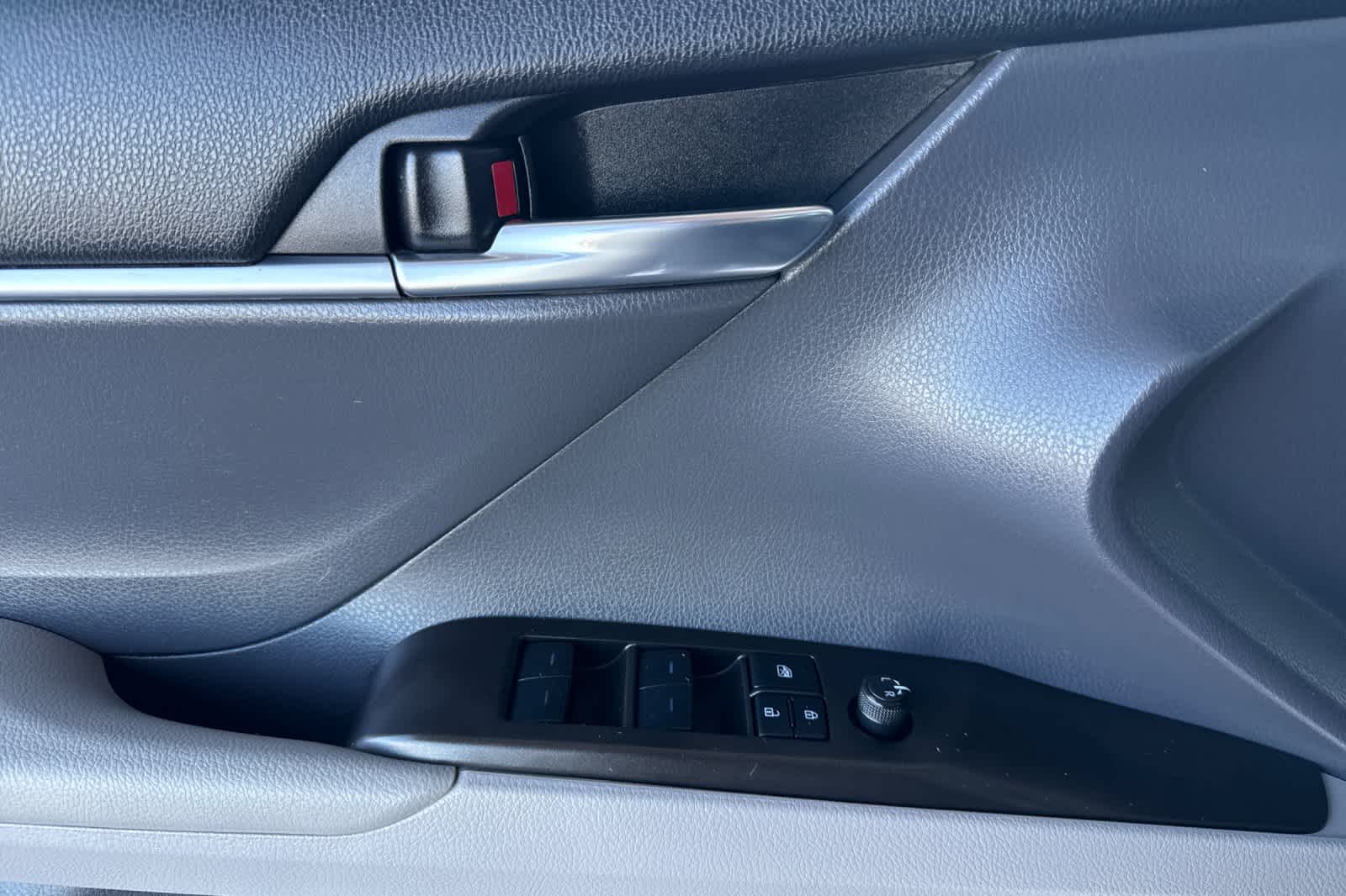 Thumbnail: 2023 Toyota Camry - 12