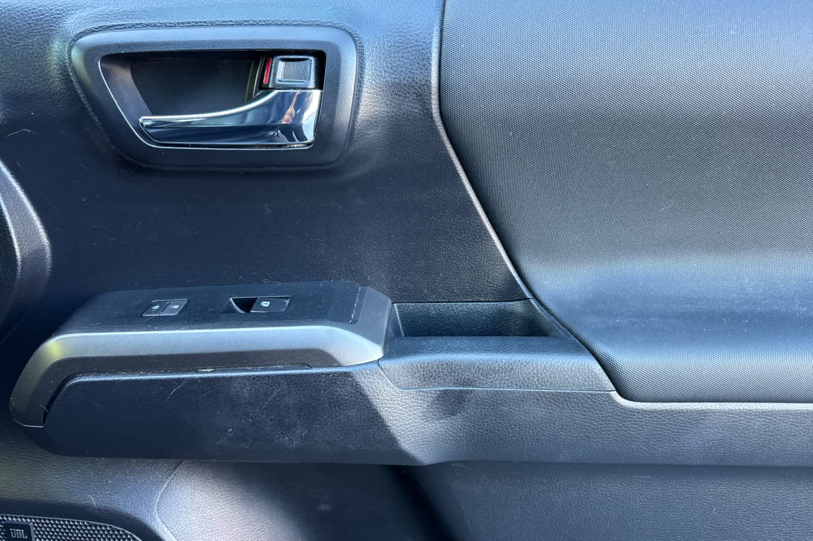 Thumbnail: 2019 Toyota Tacoma - 17