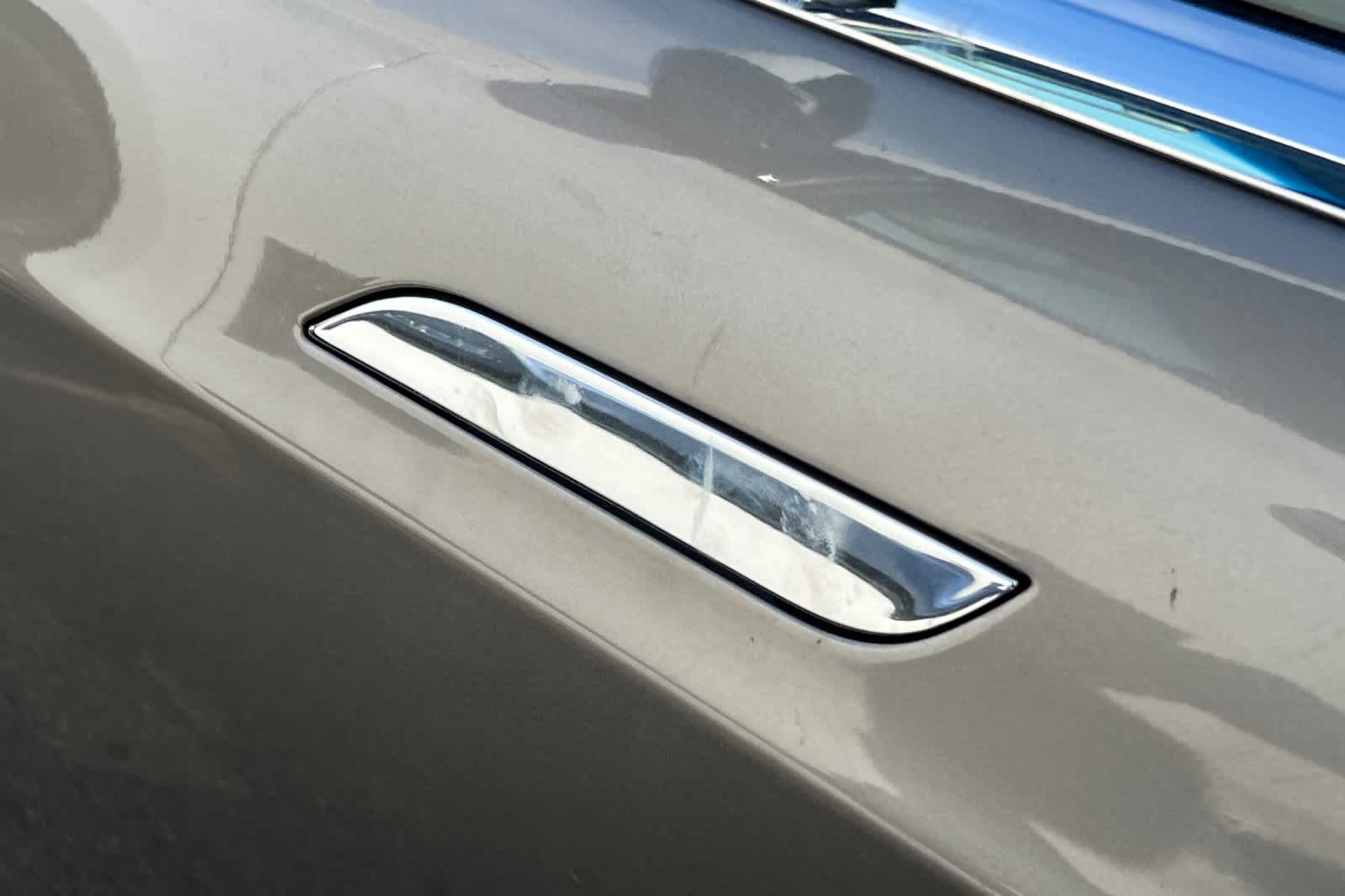 Thumbnail: 2015 Tesla Model S - 18