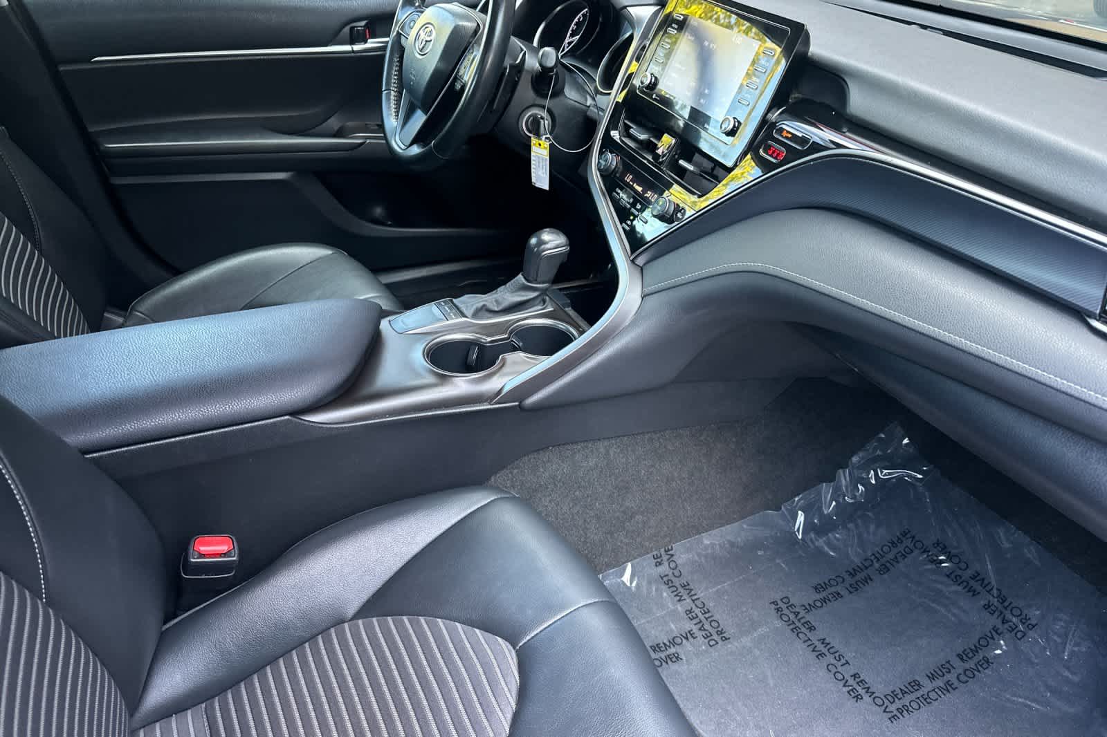 Thumbnail: 2022 Toyota Camry - 16