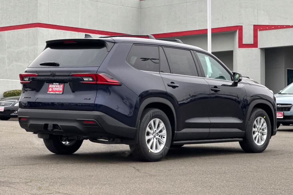 New 2026 Toyota Grand Highlander Hybrid XLE SUV