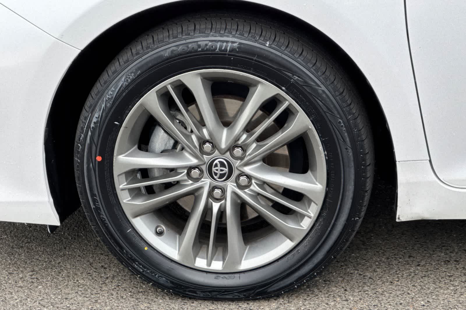 Thumbnail: 2017 Toyota Camry - 29