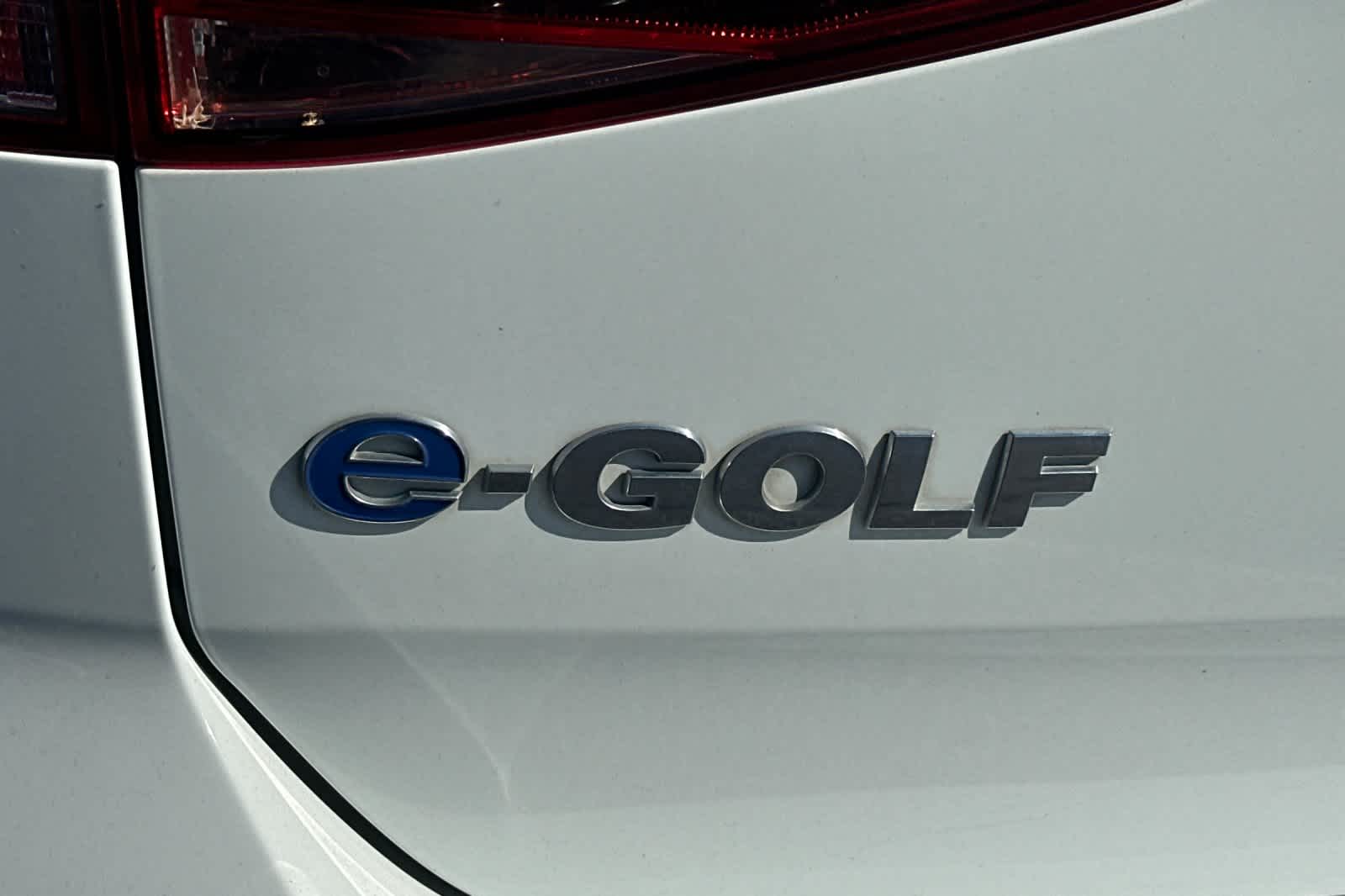 Thumbnail: 2015 Volkswagen e-Golf - 33