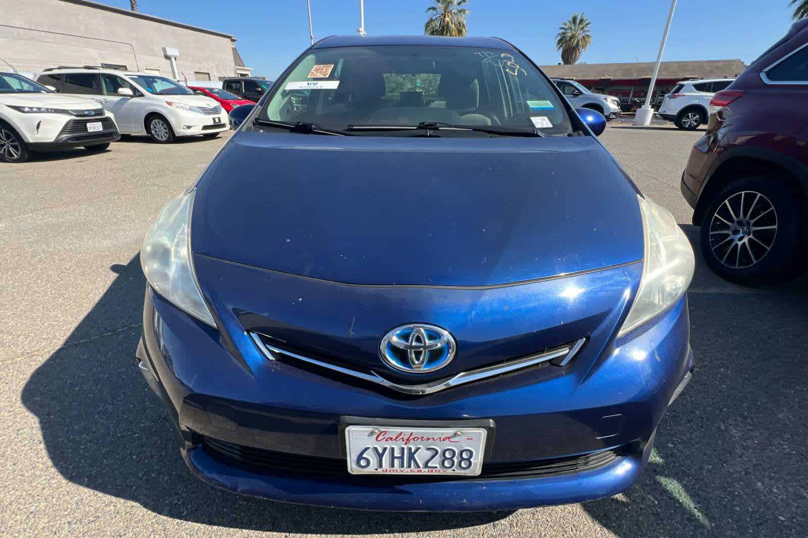 Thumbnail: 2013 Toyota Prius v - 6