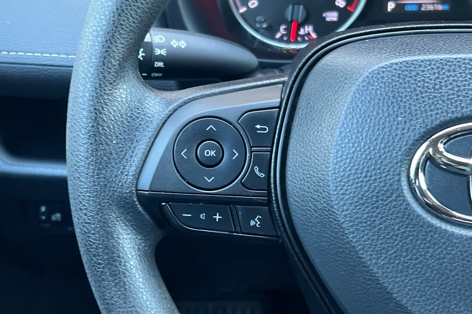 Thumbnail: 2022 Toyota RAV4 - 25
