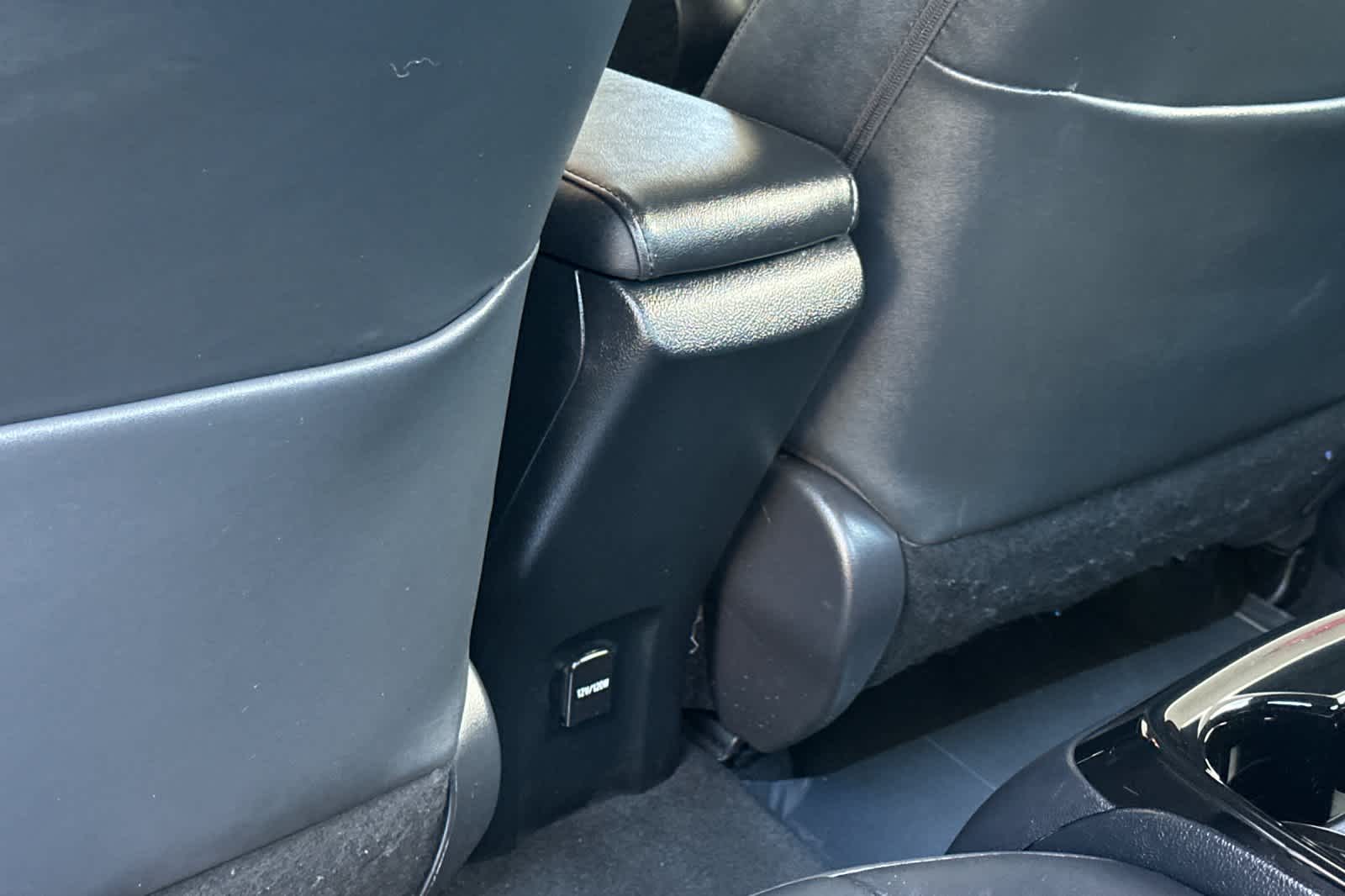 Thumbnail: 2019 Toyota Prius Prime - 14