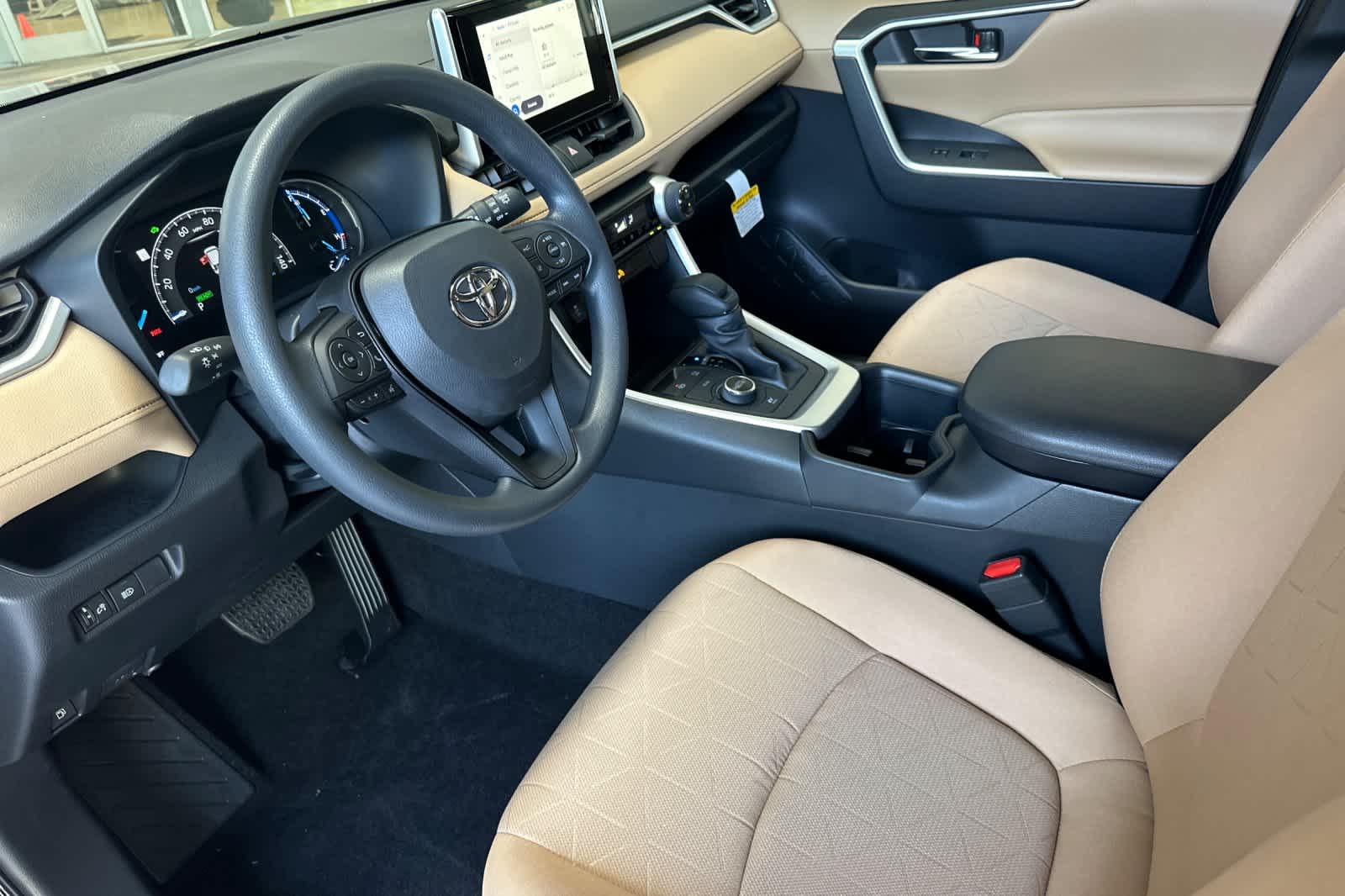 Thumbnail: 2025 Toyota RAV4 - 11