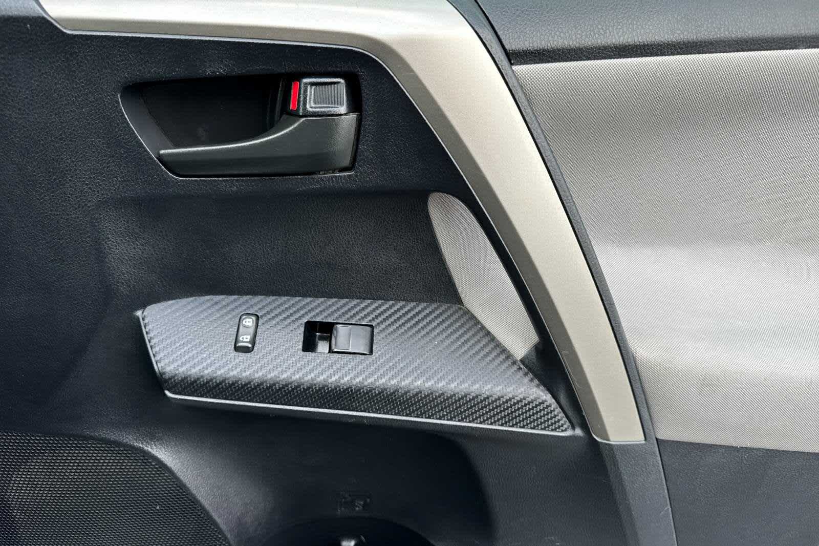 Thumbnail: 2014 Toyota RAV4 - 18