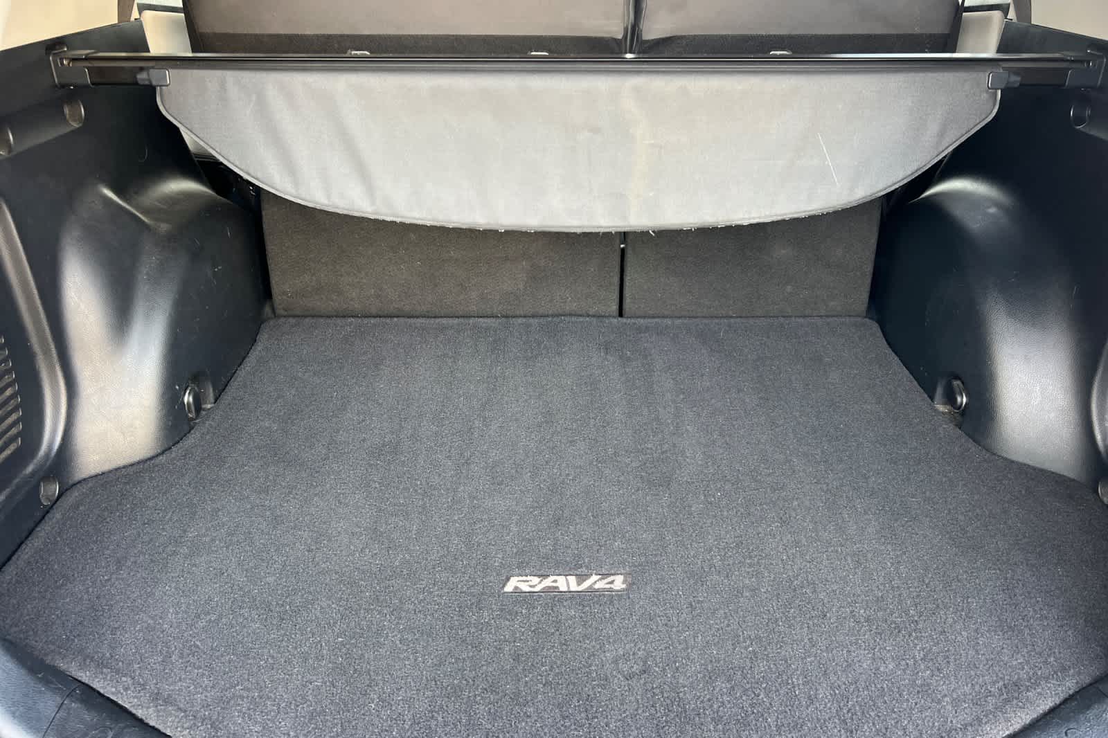 Thumbnail: 2015 Toyota RAV4 - 15