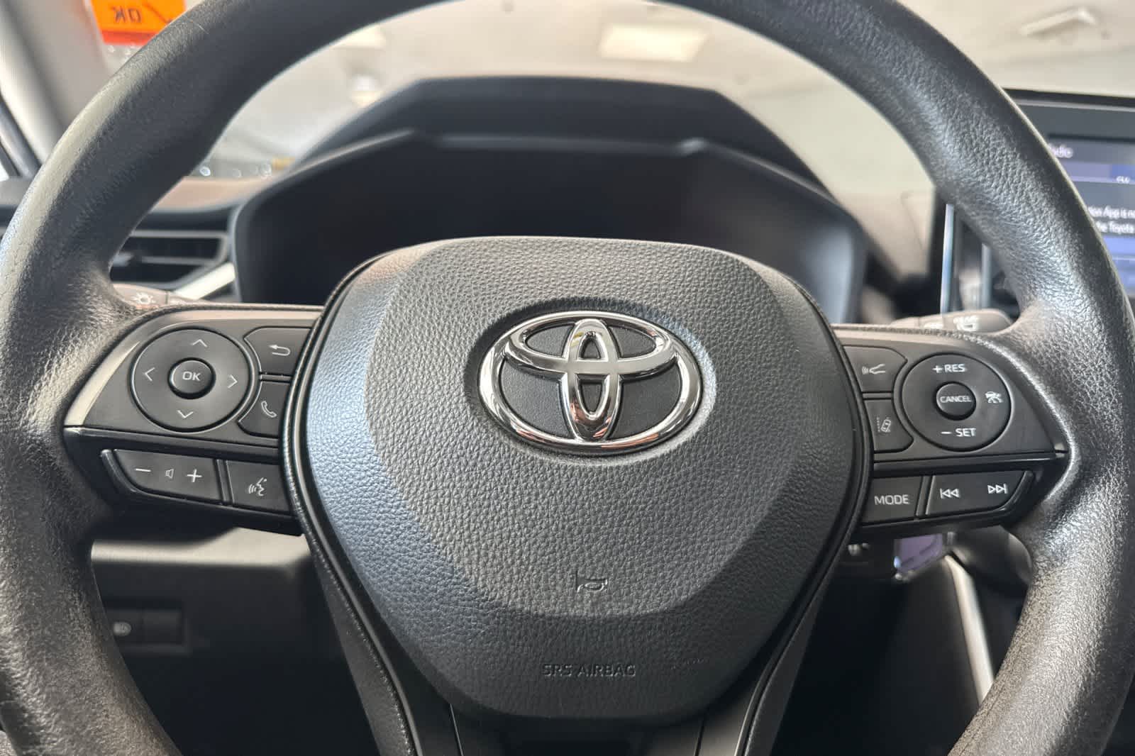 Thumbnail: 2022 Toyota RAV4 - 24