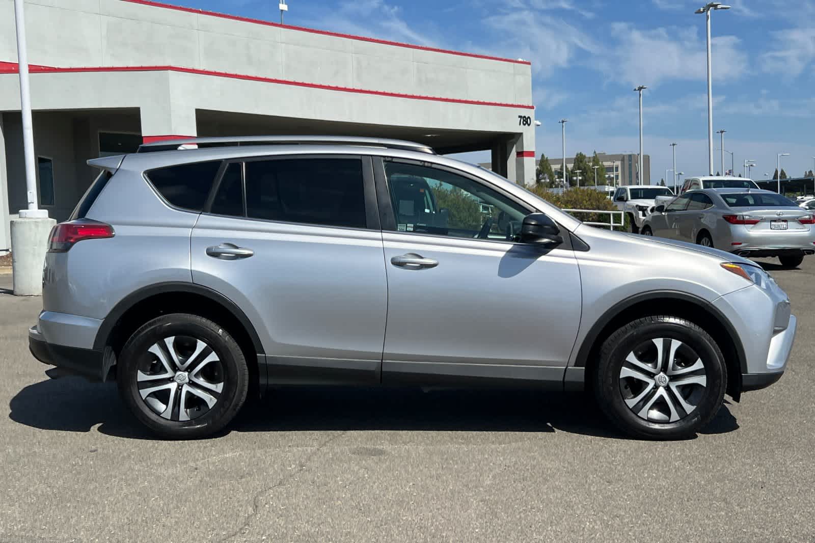 Thumbnail: 2017 Toyota RAV4 - 6