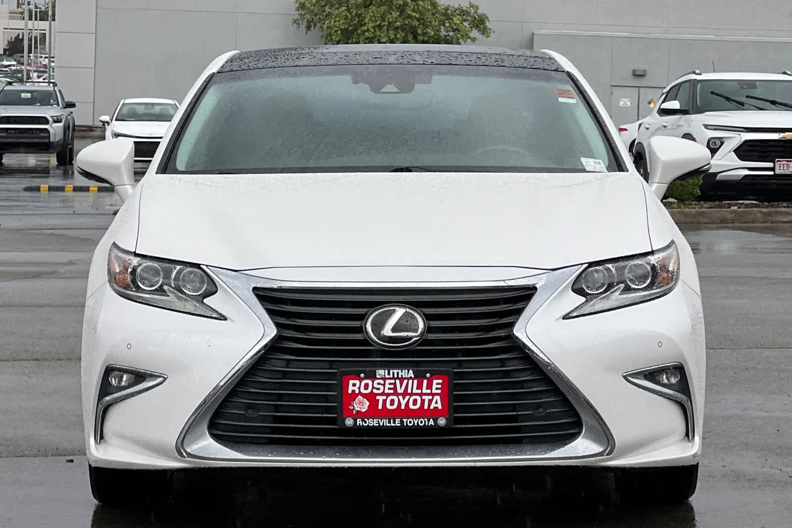 Thumbnail: 2018 Lexus ES - 10