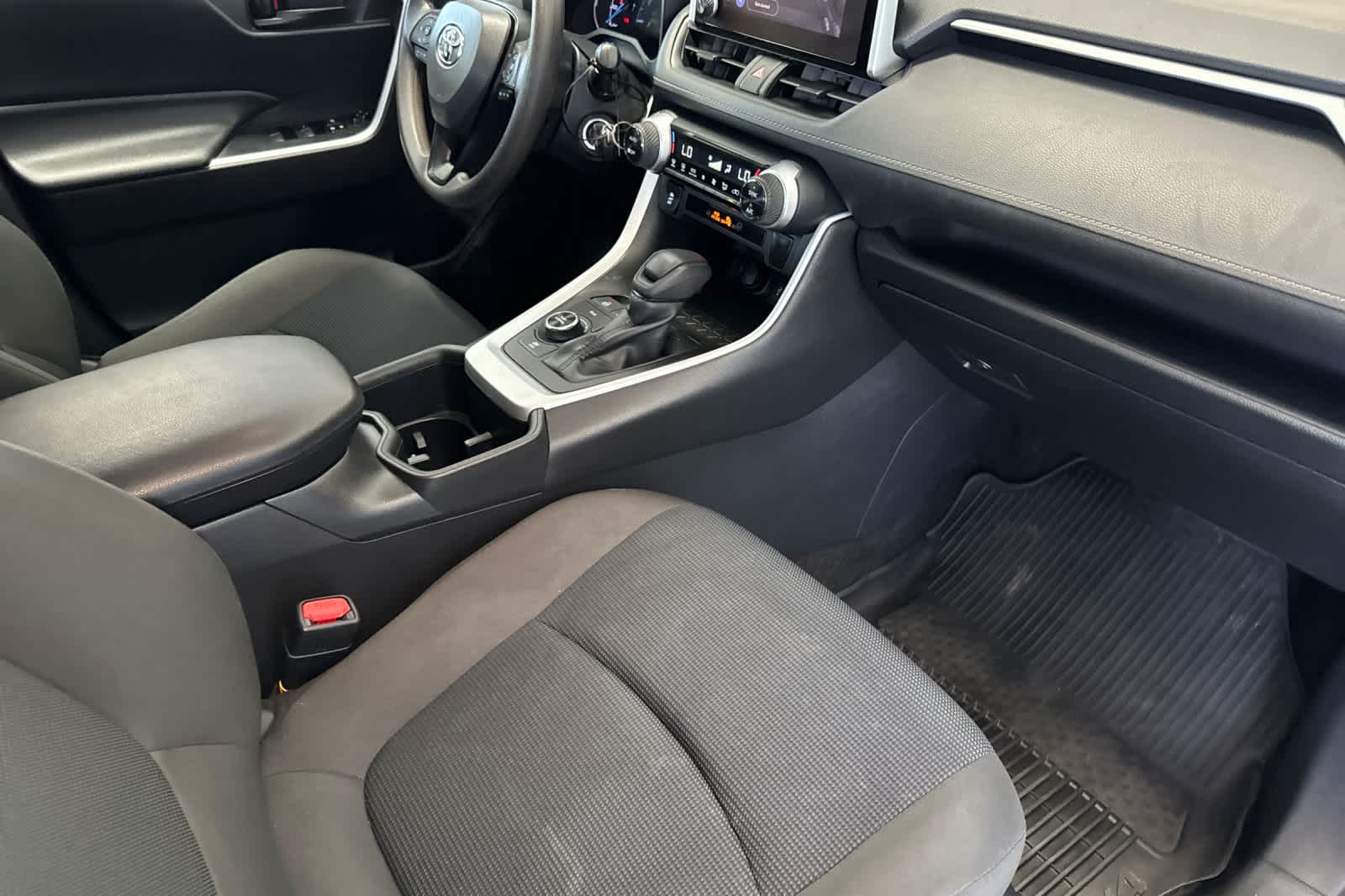 Thumbnail: 2023 Toyota RAV4 - 17