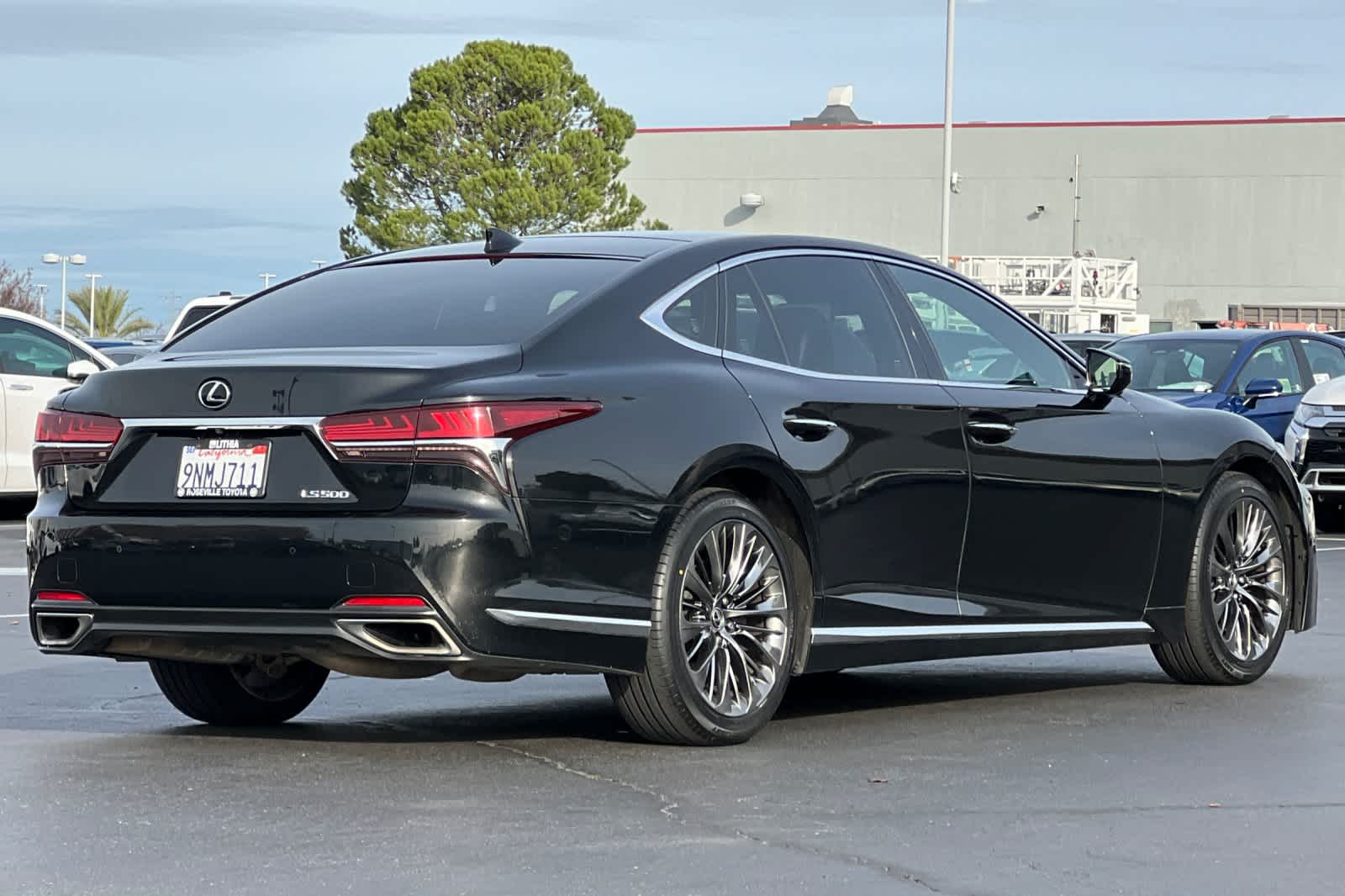 Thumbnail: 2018 Lexus LS - 2