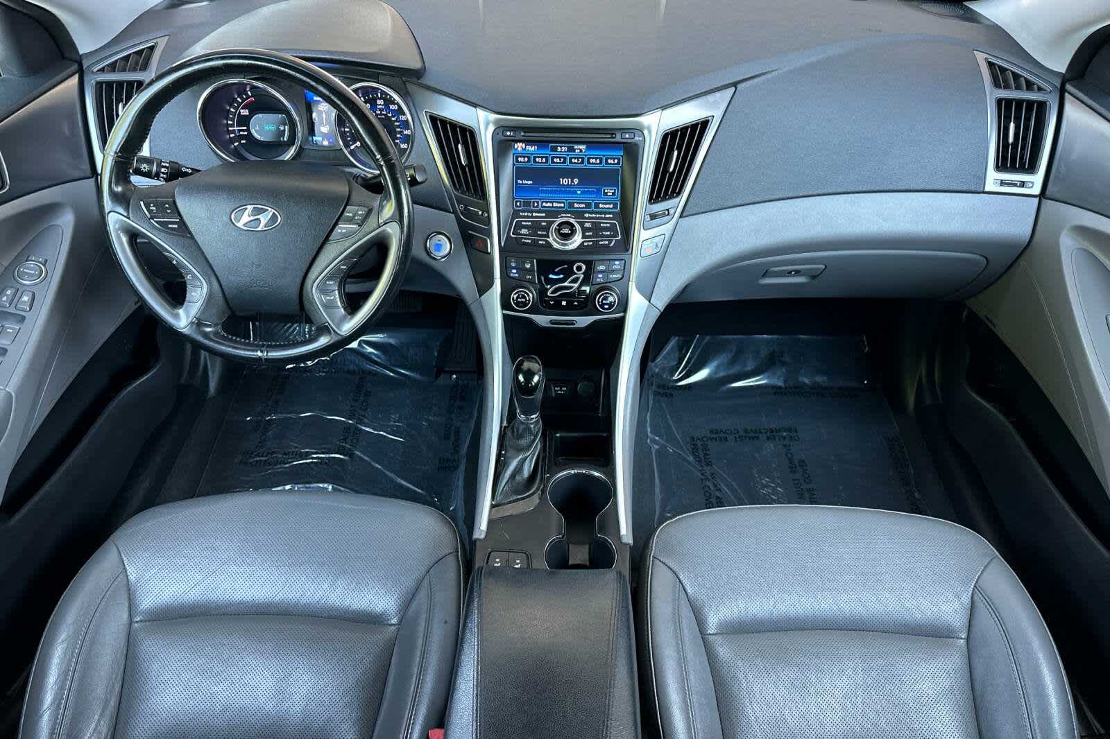 Thumbnail: 2013 Hyundai Sonata - 3