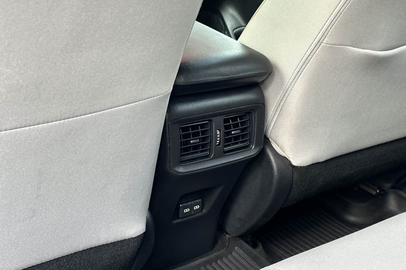 Thumbnail: 2022 Toyota RAV4 - 14