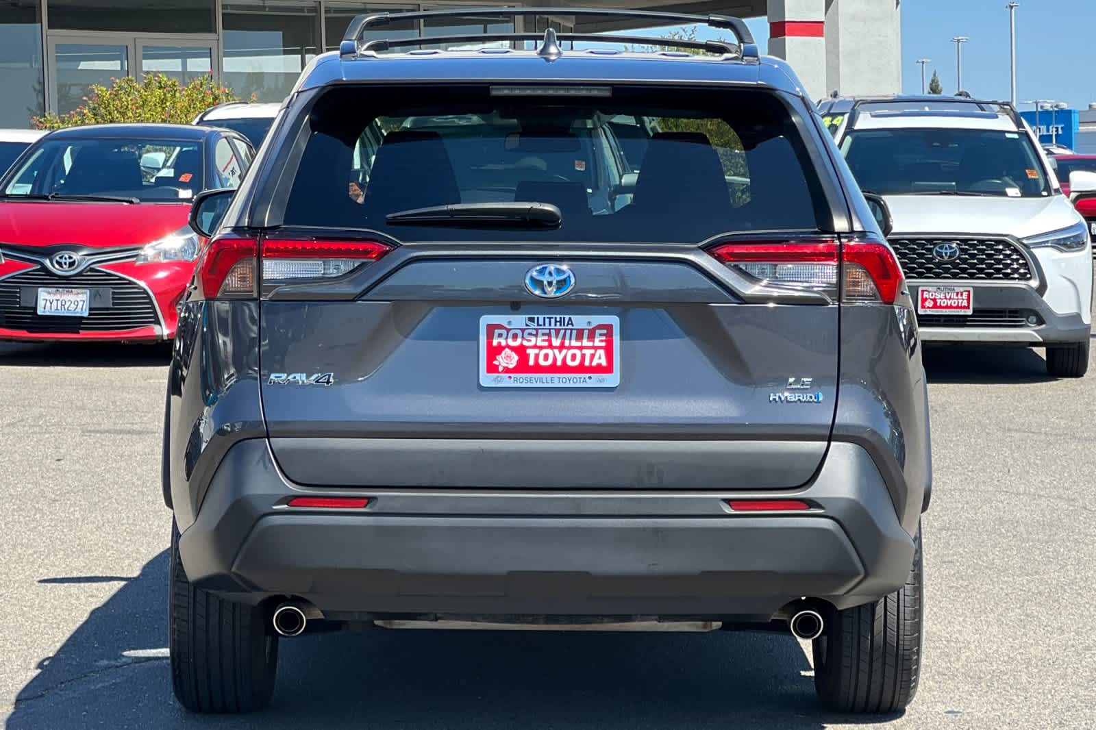 Thumbnail: 2021 Toyota RAV4 - 8