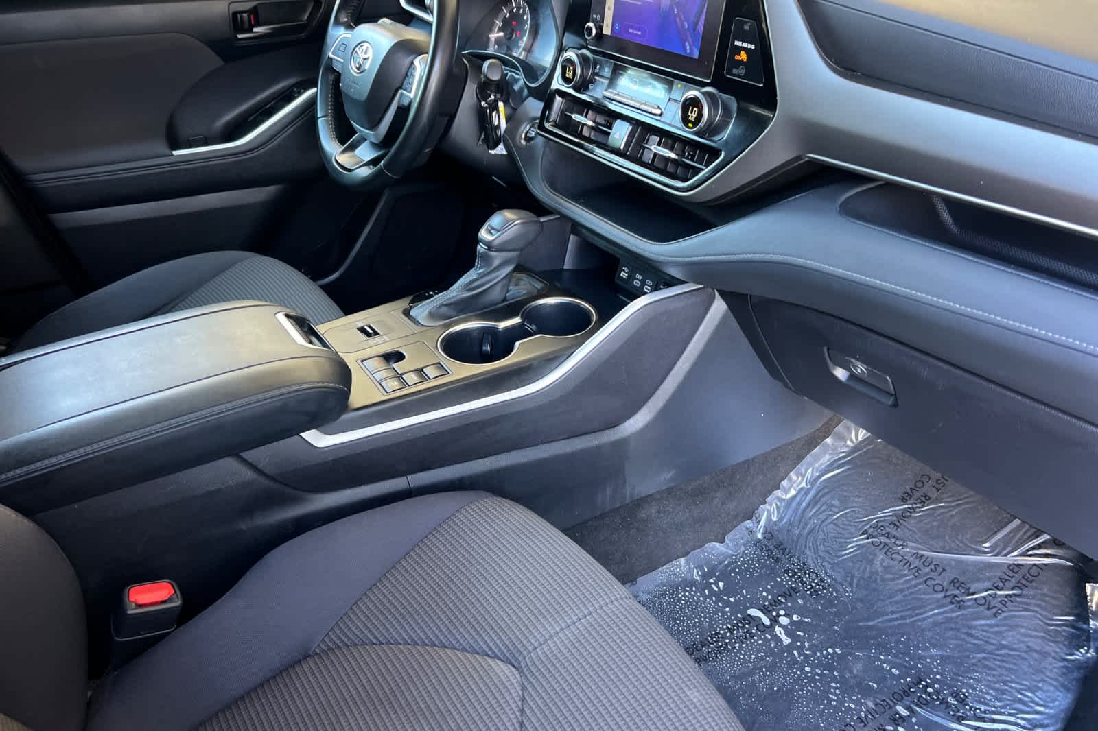 Thumbnail: 2023 Toyota Highlander - 18