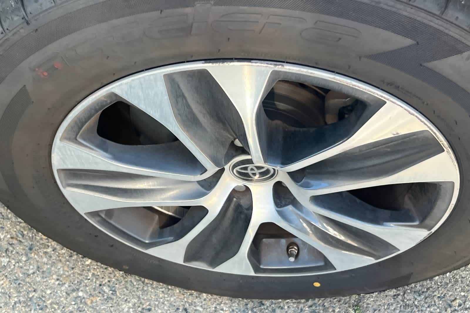 Thumbnail: 2023 Toyota Highlander - 15