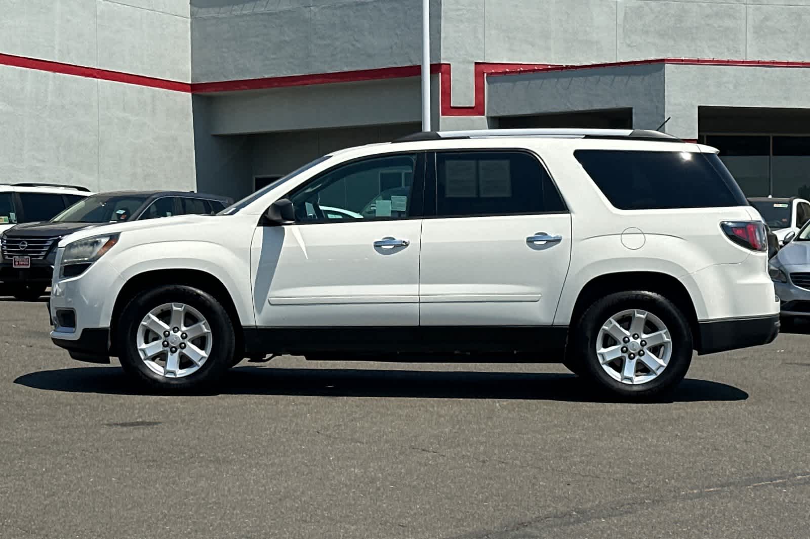 Thumbnail: 2015 GMC Acadia - 9