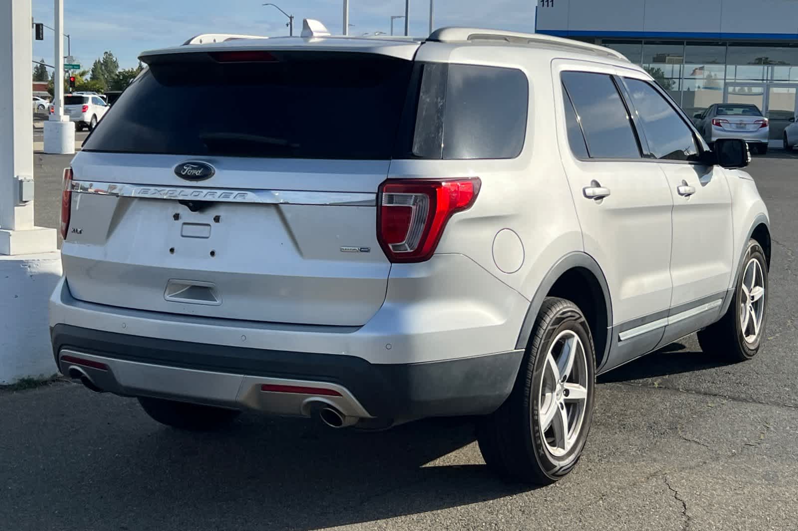 Thumbnail: 2016 Ford Explorer - 4