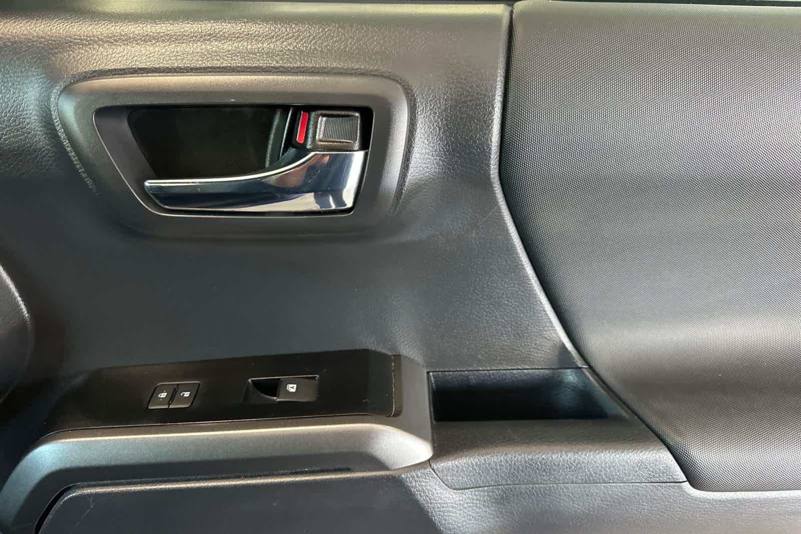 Thumbnail: 2023 Toyota Tacoma - 18